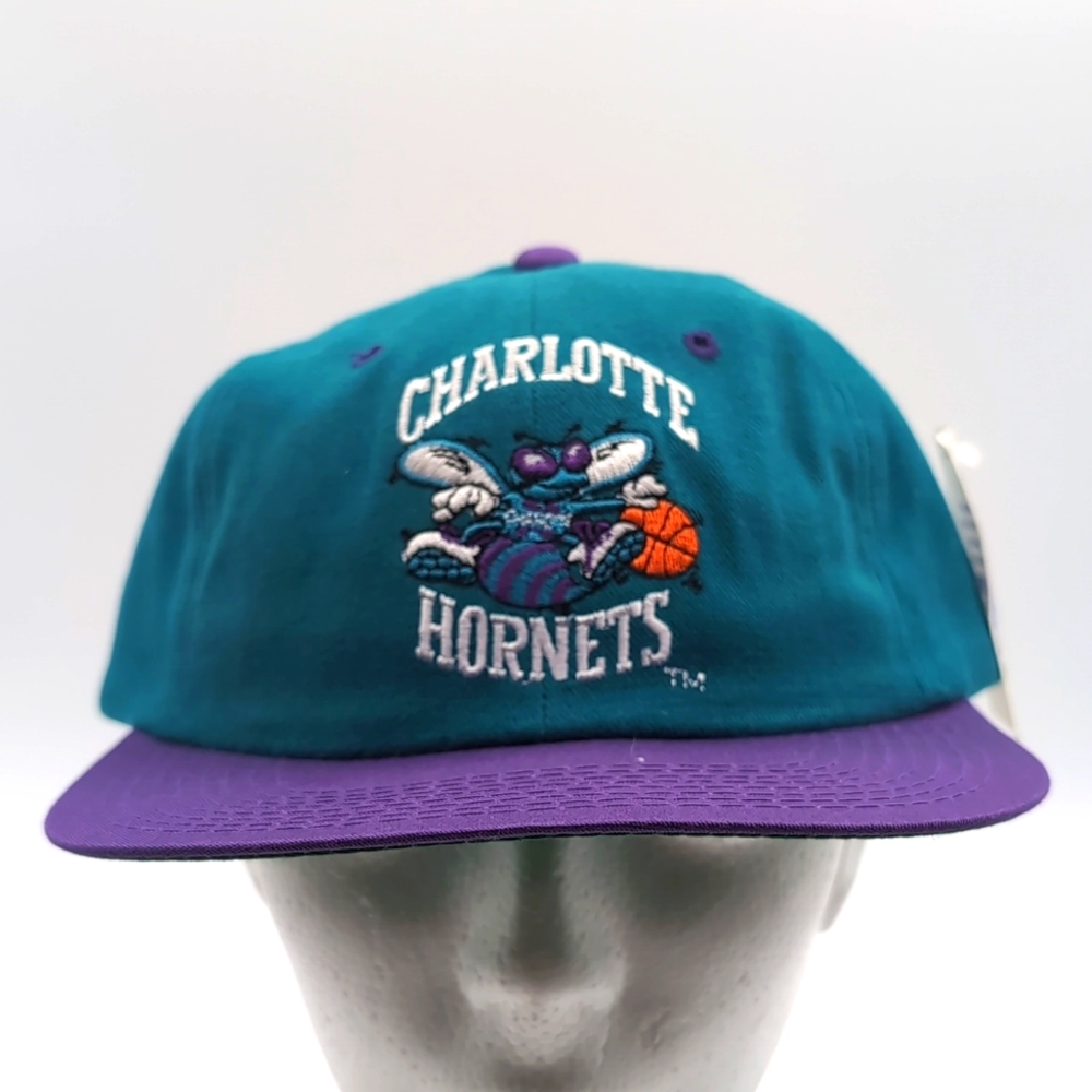 Starter| NWT Vintage Charlotte Hornets Blue Sports Cap Leather Metal Clasp
